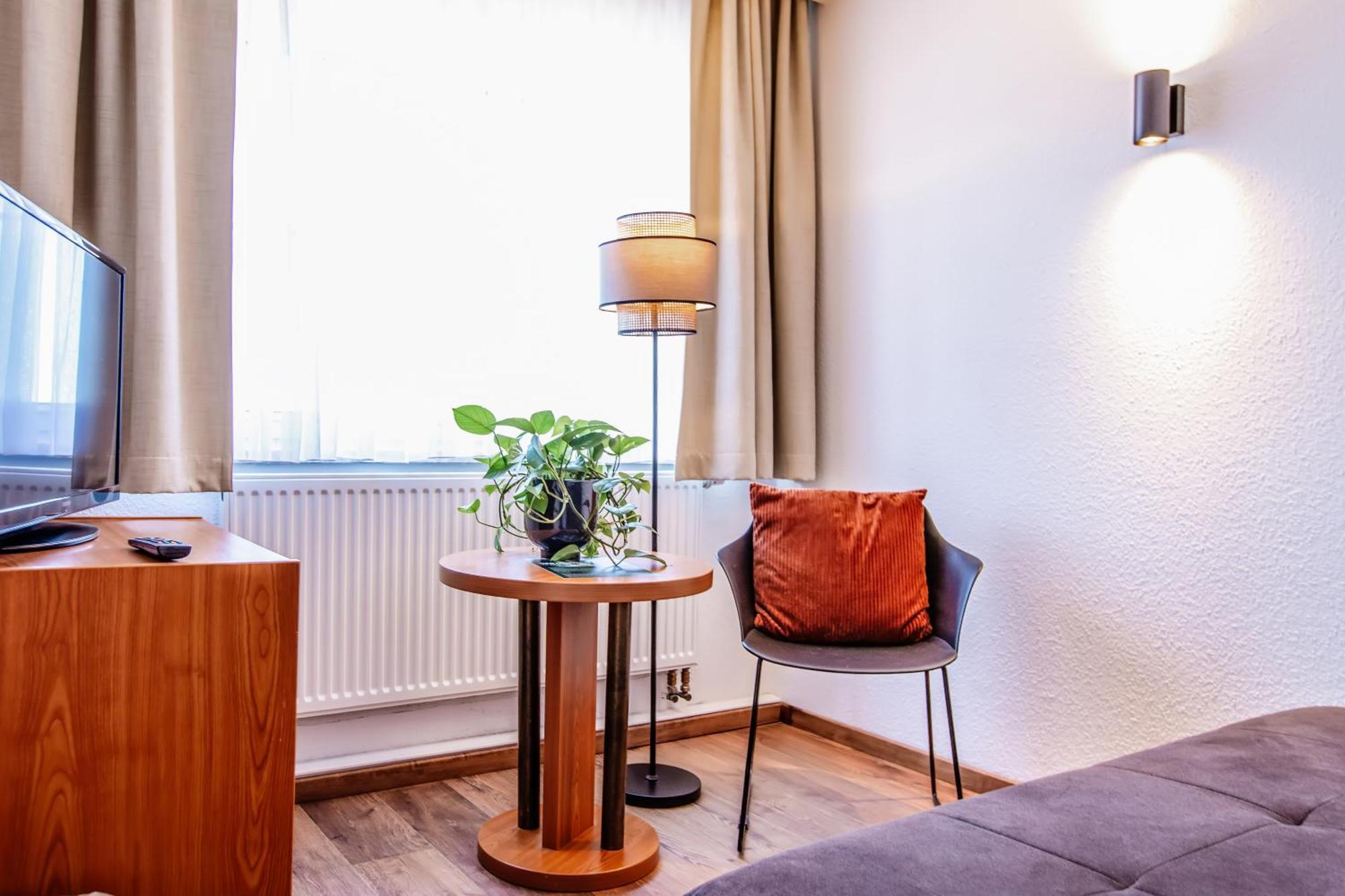 Hotel Und Restaurant Gartenstadt Ерфурт Екстериор снимка